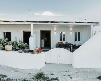 Kalyva, 2 bedroom House in Oia - Oia - Building