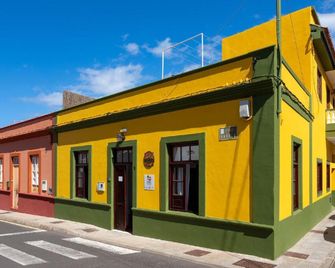 Tabaiba Guesthouse - Buenavista del Norte - Building