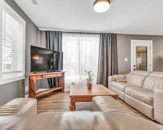 Cozy 4 Bedroom Home in Cornwall - Cornwall - Wohnzimmer