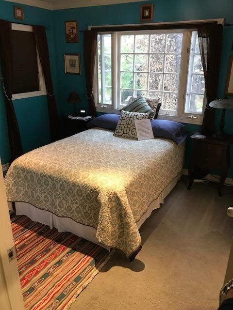 Elaine's Hollywood Bed & Breakfast