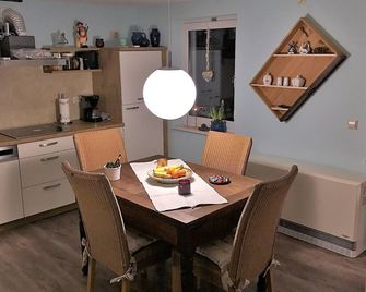 FerienHaus zur Sonne in Zislow - Your vacation on Lake Plau - بلاو ام سي - غرفة طعام