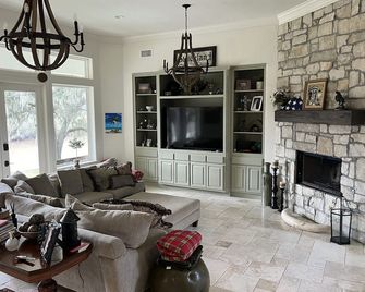 Casa Laney! - Sweeny - Living room