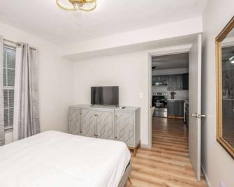 Arkstone Retreat 1 Chic Downtown Escape! - Williamstown - Bedroom