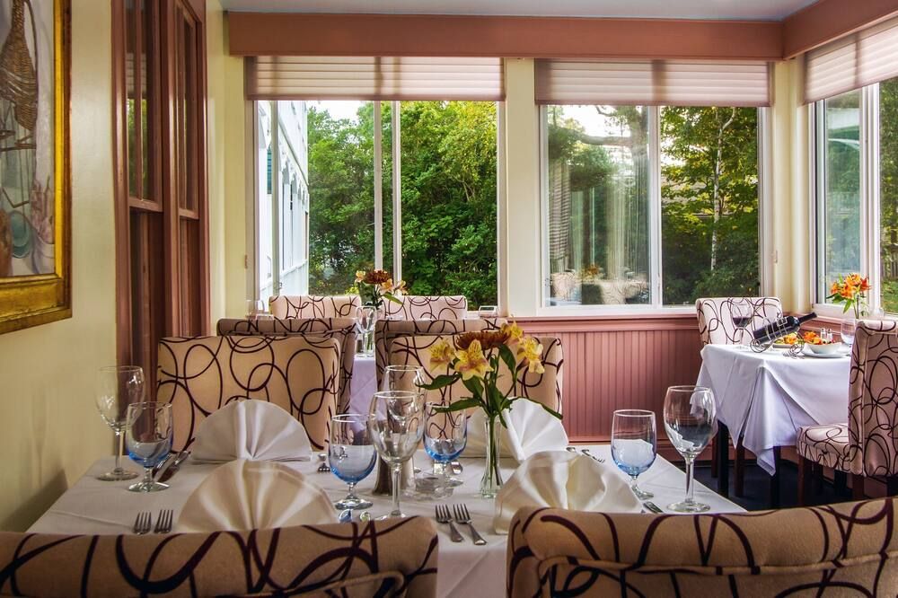 Queen Anne Inn - Chatham - Restaurant