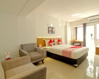 OYO Flagship 1260 Sentraland Karawang - Karawang - Slaapkamer