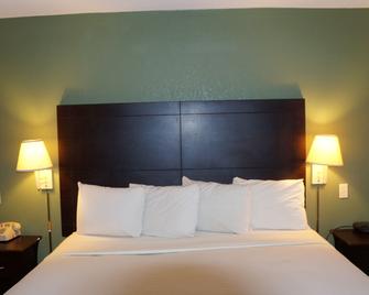 Regency Inn & Suites - Pittsburg - Schlafzimmer
