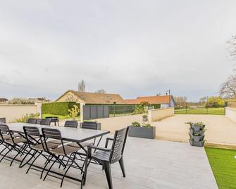 la Grange - Pontoux - Gîte - Charette-Varennes - Patio