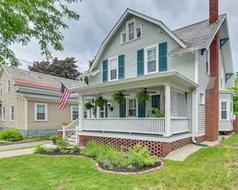 Family-Friendly Glens Falls Home w/ Sun Porch - Glens Falls - Building