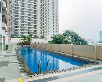 Lumens Thematic Apartment at Evenciio Depok - Depok - Pileta