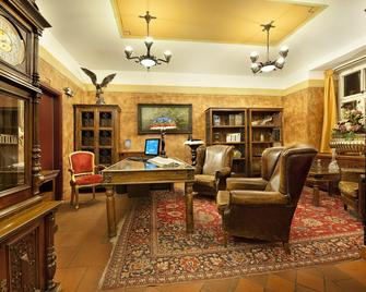 Ea Hotel Jeleni Dvur Prague Castle - Prague - Front desk