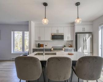 4bdr Townhouse, Ski In/Out - 72 Mont-Blanc - Saint-Faustin-Lac-Carré - Salle à manger
