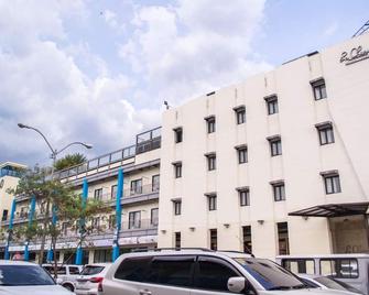 Le Charmé Suites - Olongapo - Building