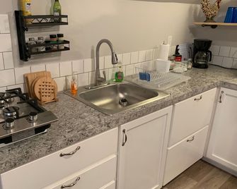 Rooster's Place - Huntsville - Kitchen