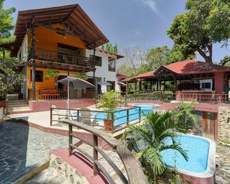 Villa Bayacanes con piscinas privadas - Jarabacoa - Piscina
