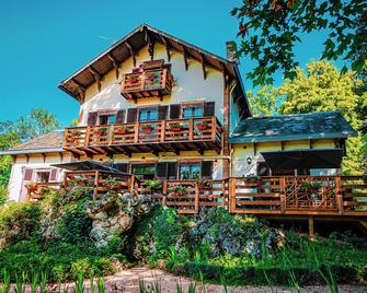 Le Chalet Montégut - Coulandon - Budova