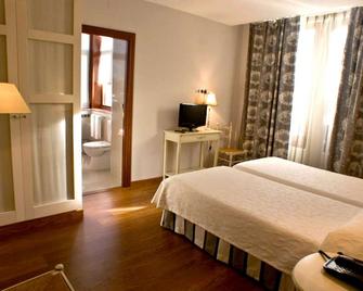 Hotel El Indiana - Льянес - Спальня
