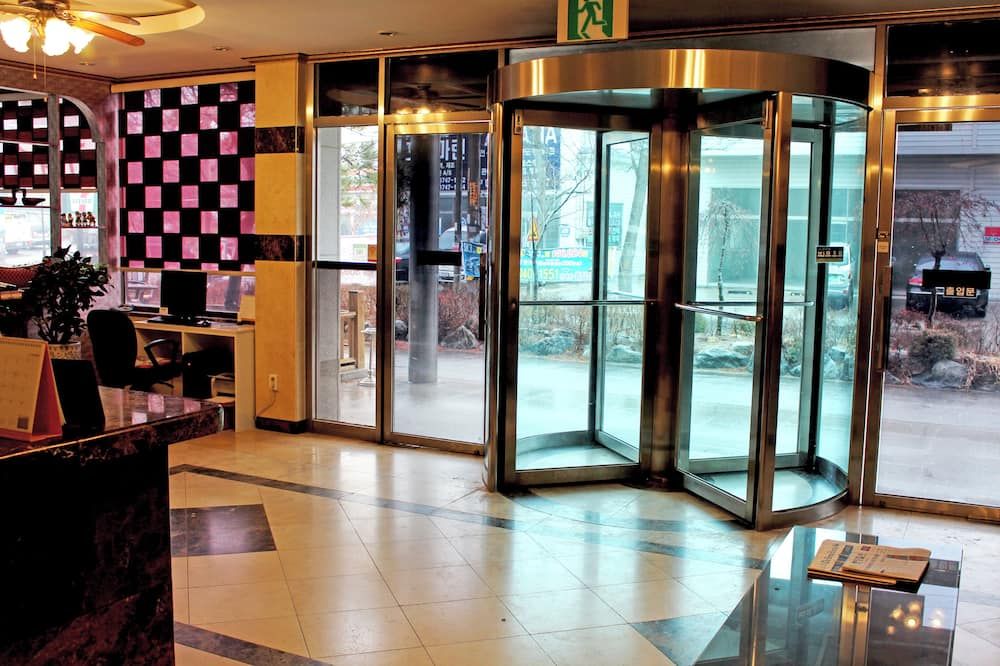 Hotel Parkwood Incheon Airport thumbnail 3