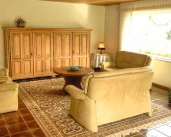Belvedere by Interhome - Manderscheid - Wohnzimmer