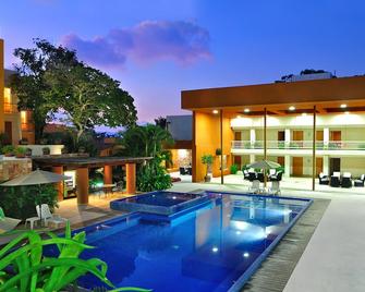 Hotel Ixzi Plus - Ixtapa - Pool