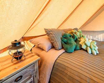 Glamping Nature Tent #3 - Whitehall - Patio