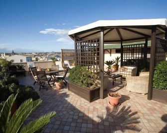 دوموس مارياي ألبيرجو - سرقوسة - شرفة