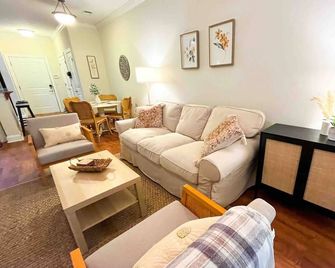 Fort Mill - 14 day furnished stay or longer! - Fort Mill - Obývací pokoj