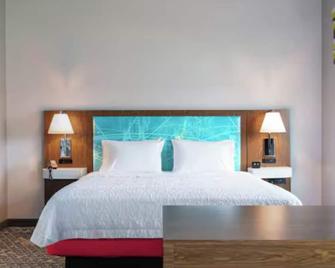 Hampton Inn by Hilton Costa Mesa Newport Beach - Costa Mesa - Спальня