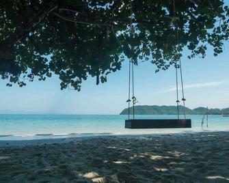 Phayam Cottage Resort - Ko Payam - Strand