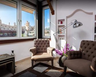 Quartprimera Apartments - Barcelona - Living room