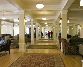 Lake Yellowstone Hotel & Cabins - Lake - Lobby