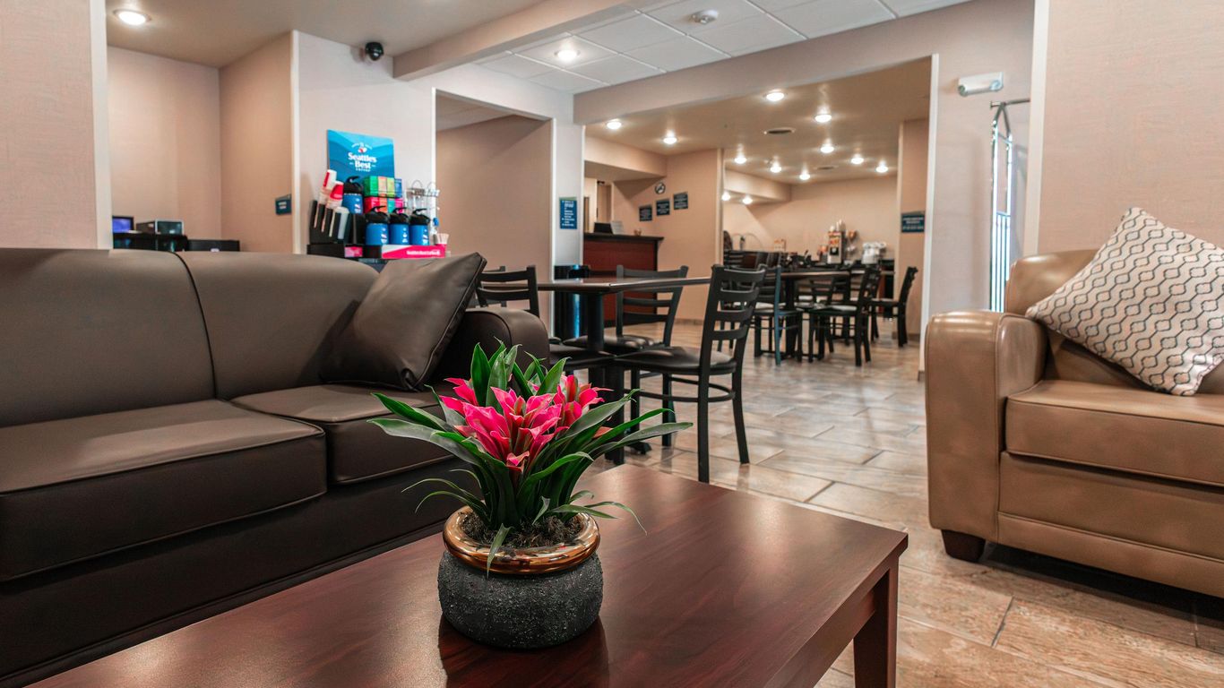 Cobblestone Inn & Suites - Big Lake