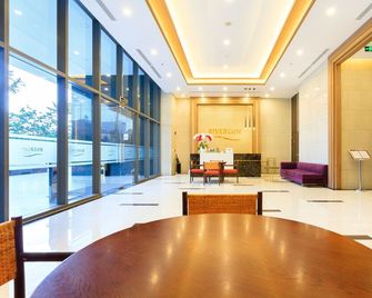 Infinity Edge Pool Rivergate - Ho Chi Minh Stadt - Lobby