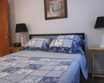 Dragons Roost a cheerful 2 bedroom home in Toledo - Toledo