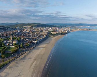Marina Escape - Swansea - Beach