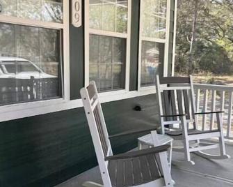 Serenity Cottage - Ocean Springs - Patio