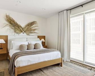 Tide House - Unit C - Modern Seaside 1BD w Parking - El Segundo - Bedroom