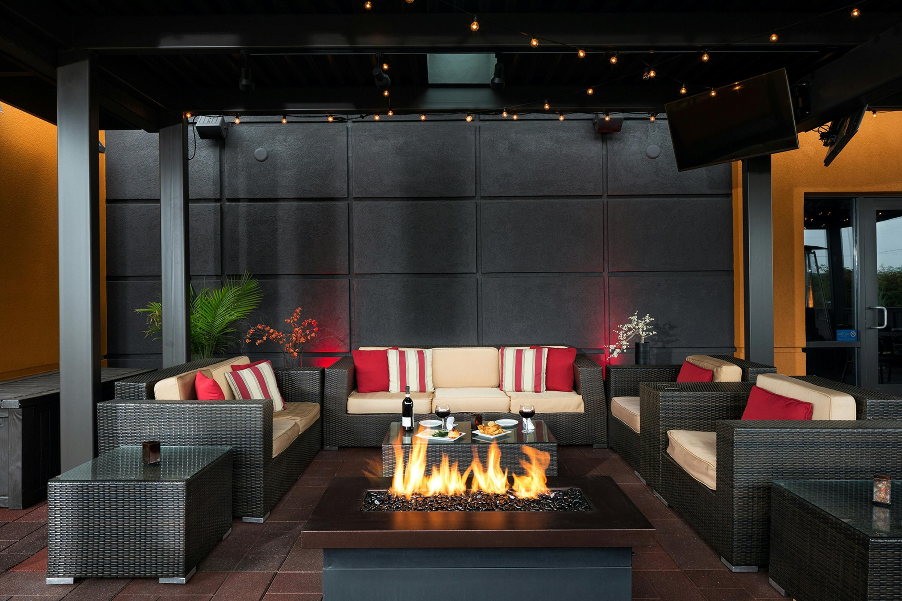 DoubleTree by Hilton Roseville Minneapolis - Roseville - Lounge