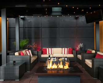DoubleTree by Hilton Roseville Minneapolis - Roseville - Lounge