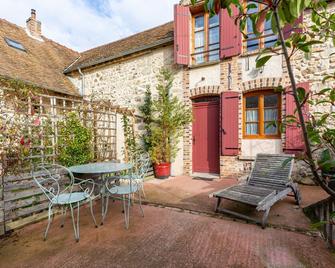La Bourguignonne - Jolie maisonnette avec terrasse - Courlon-sur-Yonne - Patio