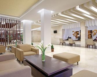 Hotel Surya Yudha Purwokerto - Purwokerto - Lobby