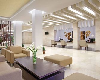 Hotel Surya Yudha Purwokerto - פורווקרטו - טרקלין
