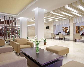 Hotel Surya Yudha Purwokerto - Purwokerto - Lounge