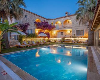 Villa Fora Hotel - Alacati - Zwembad