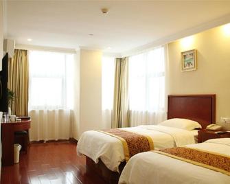 Greentree Inn Jiangsu Yangzhou Mansions Business Hotel - Yangzhou - Bedroom