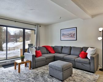 Mountain Green Resort - 2br, 2ba Renovated Condo, Pool, Hot Tub, Shuttle, Gym, Restaurant - Killington - Sala de estar