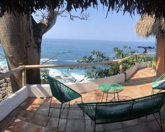 Secluded Private Oceanfront Retreat - Yelapa - Balcón
