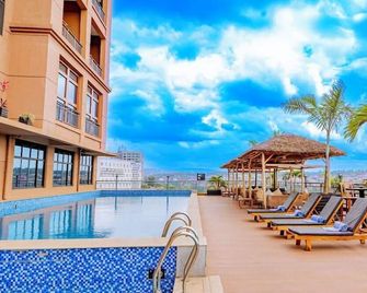 M Hotel Kigali - Кігалі - Басейн