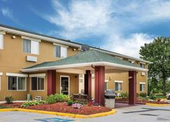 Quality Inn - Manitowoc - Edificio