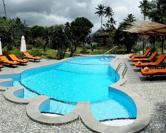 Black Sand Dive Retreat - Bitung - Pool
