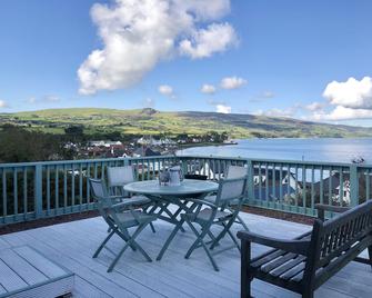 Stunning Seaview Cottage, With 3 Bedrooms - Larne - Balcony